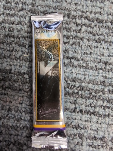 Vandoren v12 alto saxophone - vandoren,